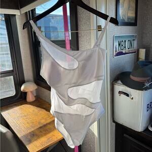 Bar III Elegant White Cutout mesh vacation swim suit with Pads size medium